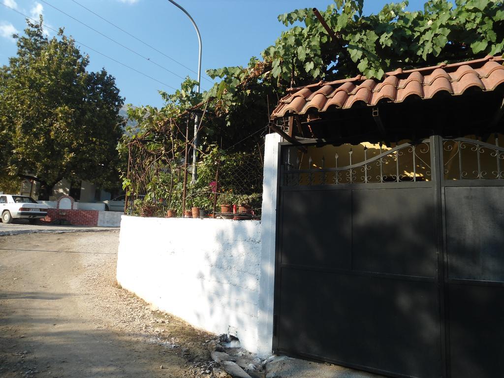 Eva Apartments Dhërmi Εξωτερικό φωτογραφία